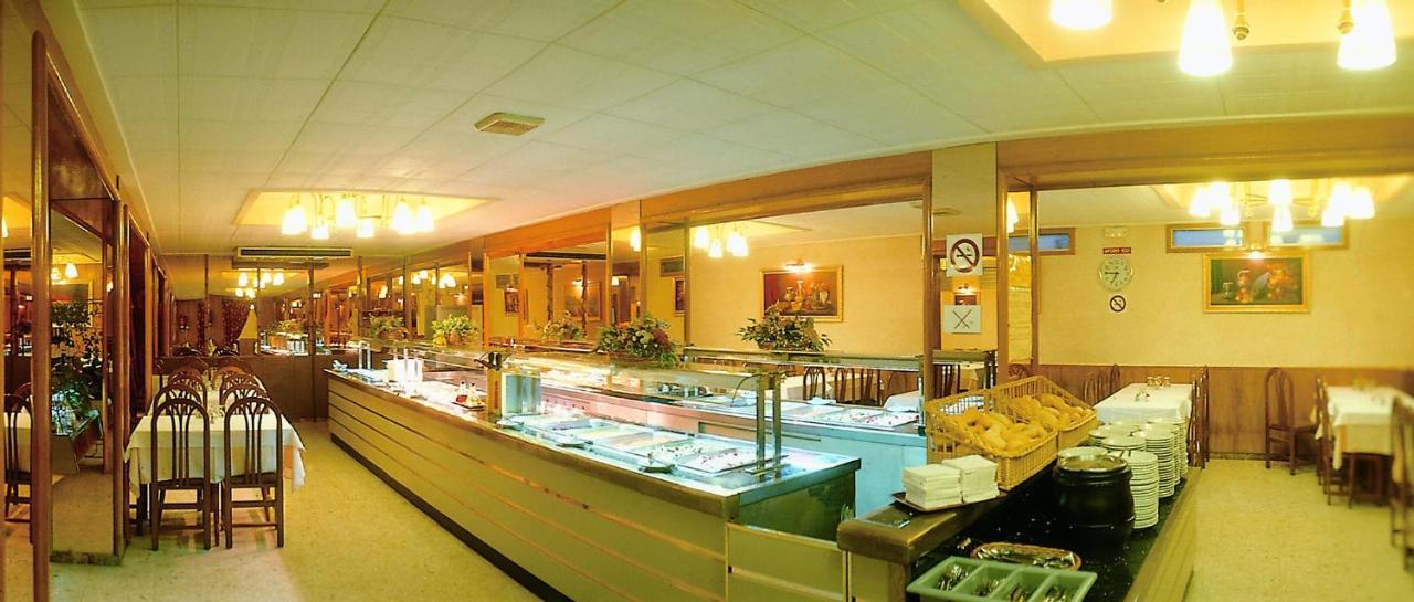 Hotel Continental Calella Buitenkant foto
